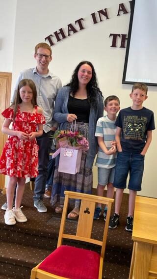 Associate Pastor Steve Dodds and his family